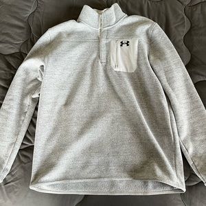 UA pullover in excellent condition